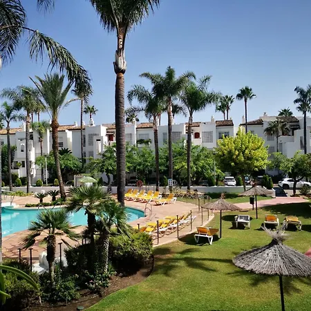 Piso Con Piscina A 1 Min Playa Estepona
