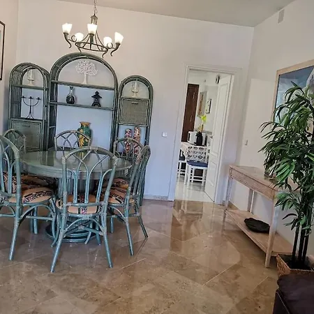 Piso Con Piscina A 1 Min Playa Estepona